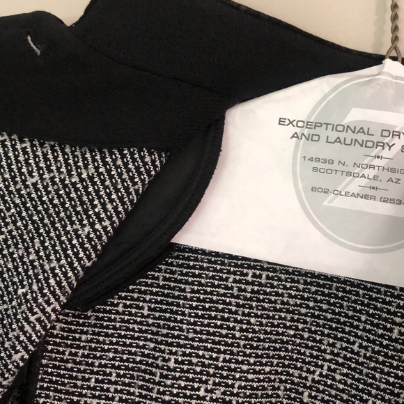 St John black & white botanical design cropped sweater jacket size 2 - Picture 7 of 8